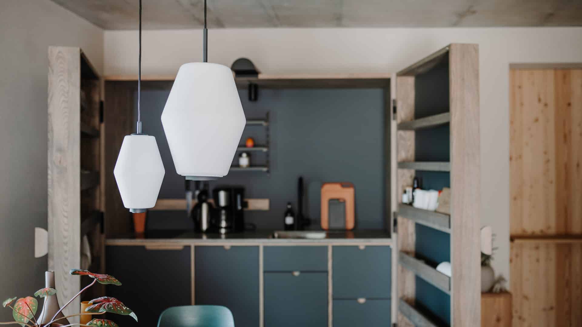 Lampen in der Küche des Refugium Rochus