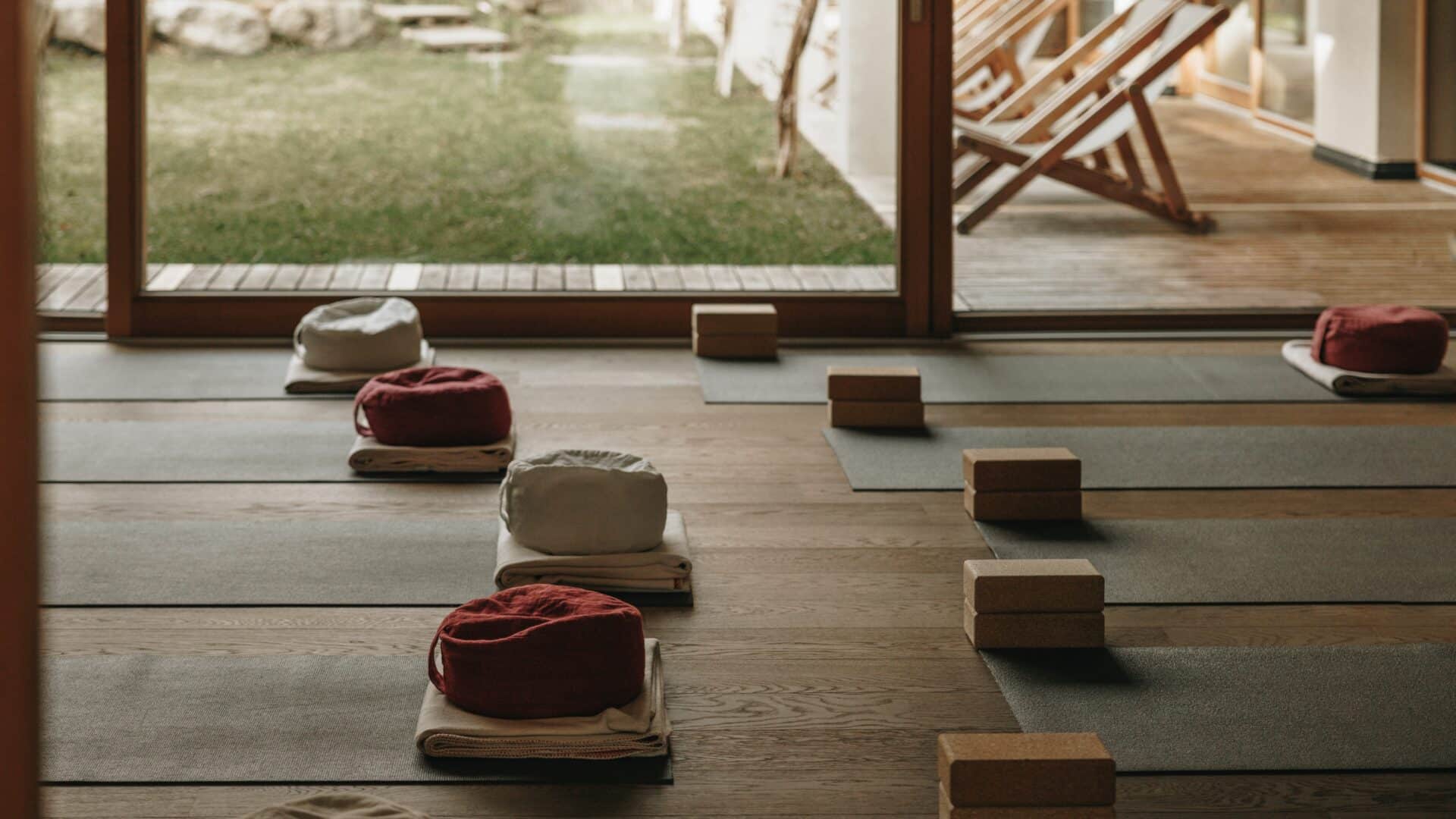 Yogakissen im Trainingsraum des Hotel Schwarzschmied