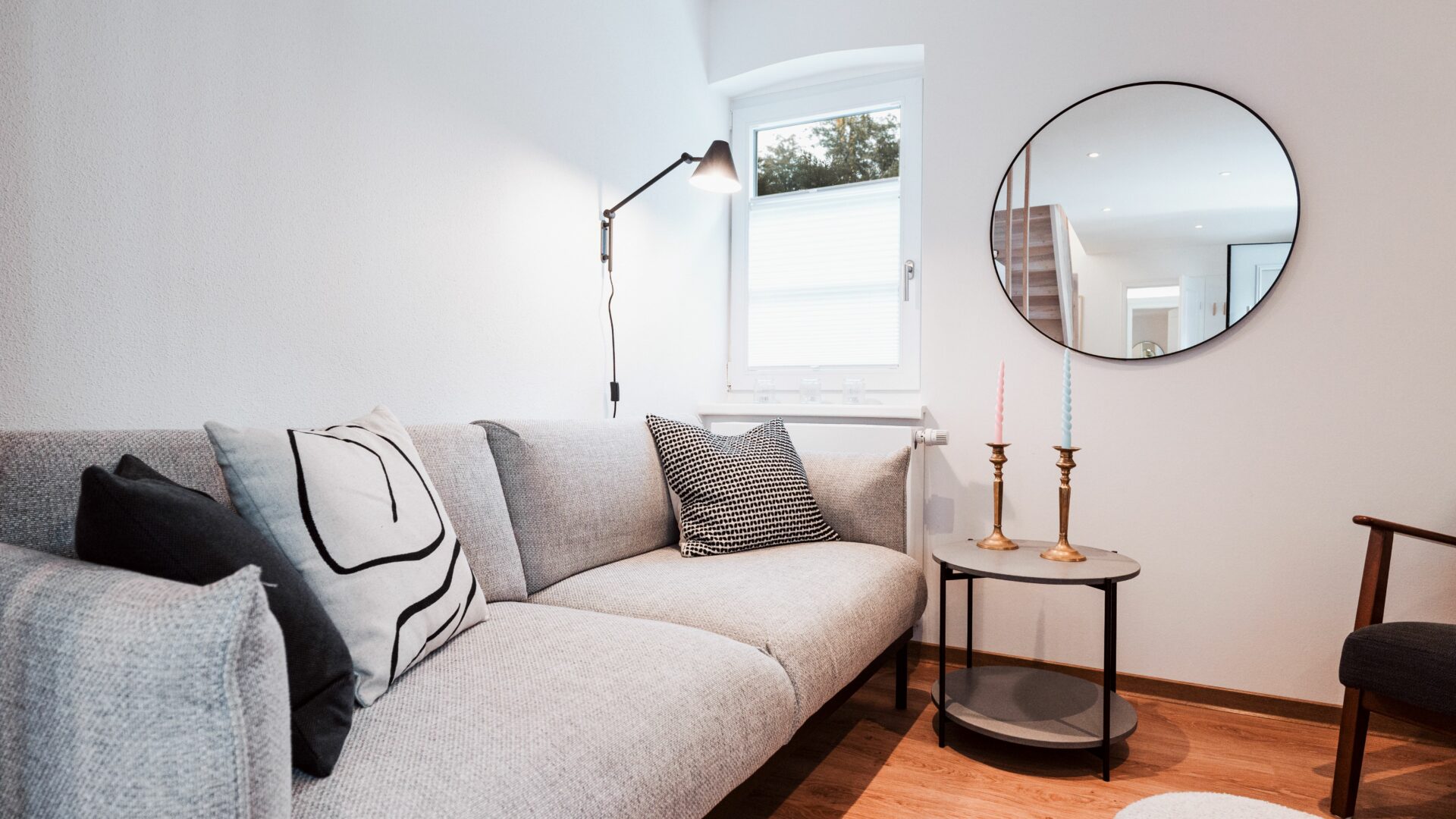 Wohnzimmer mit Couch im Spreewaldhaus