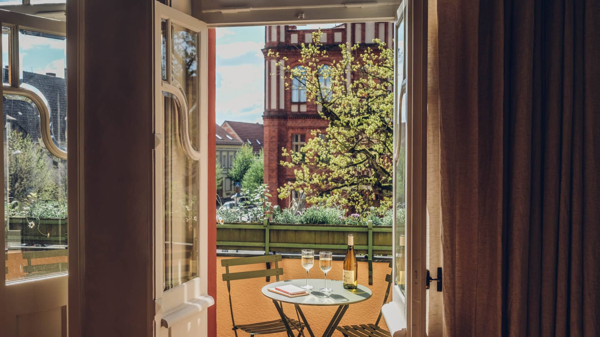 St Oak Balcony View