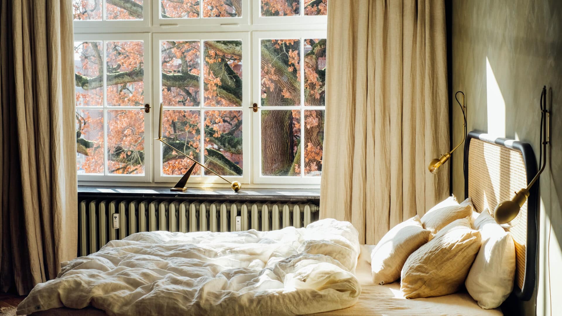 St Oak Bedroom with window