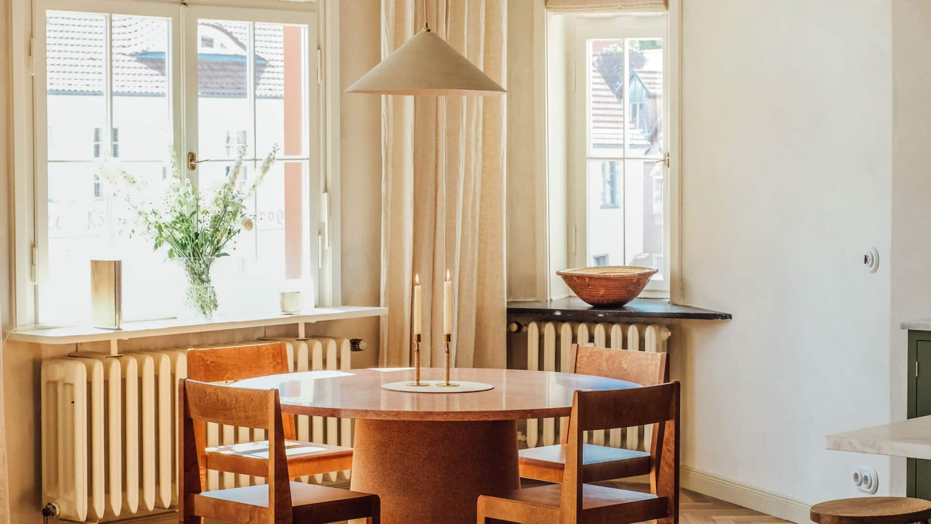 St Oak Dining Room Table