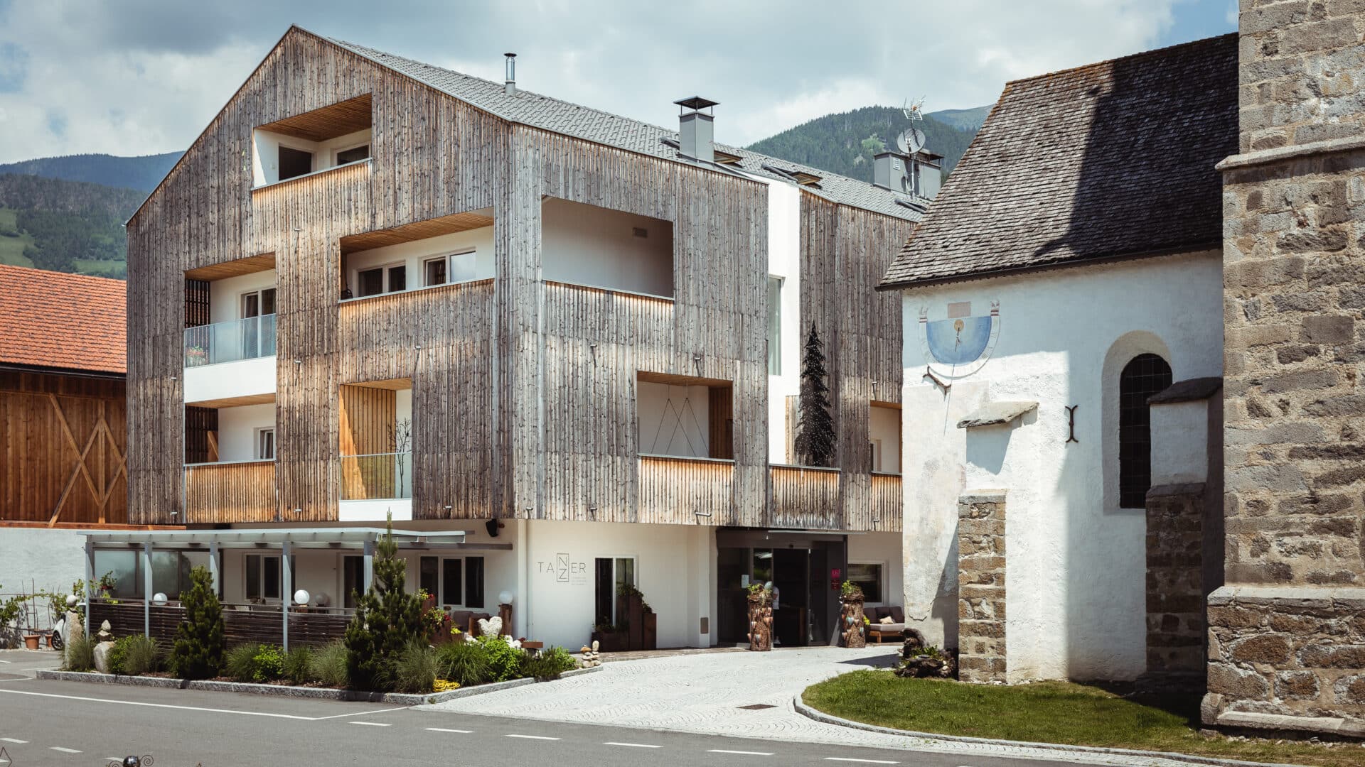 Holfassade des Boutiquehotels Tanzer