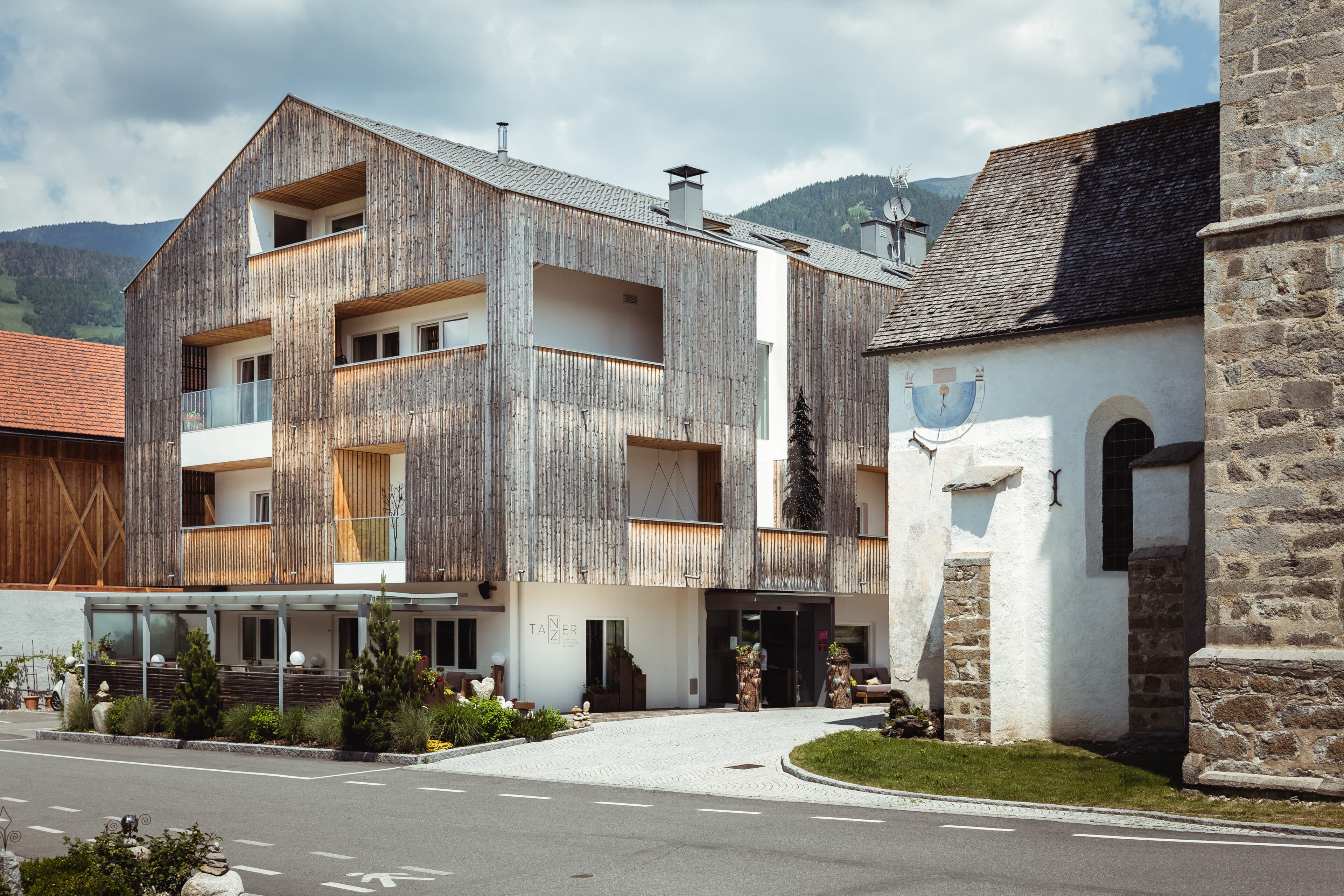 Holfassade des Boutiquehotels Tanzer