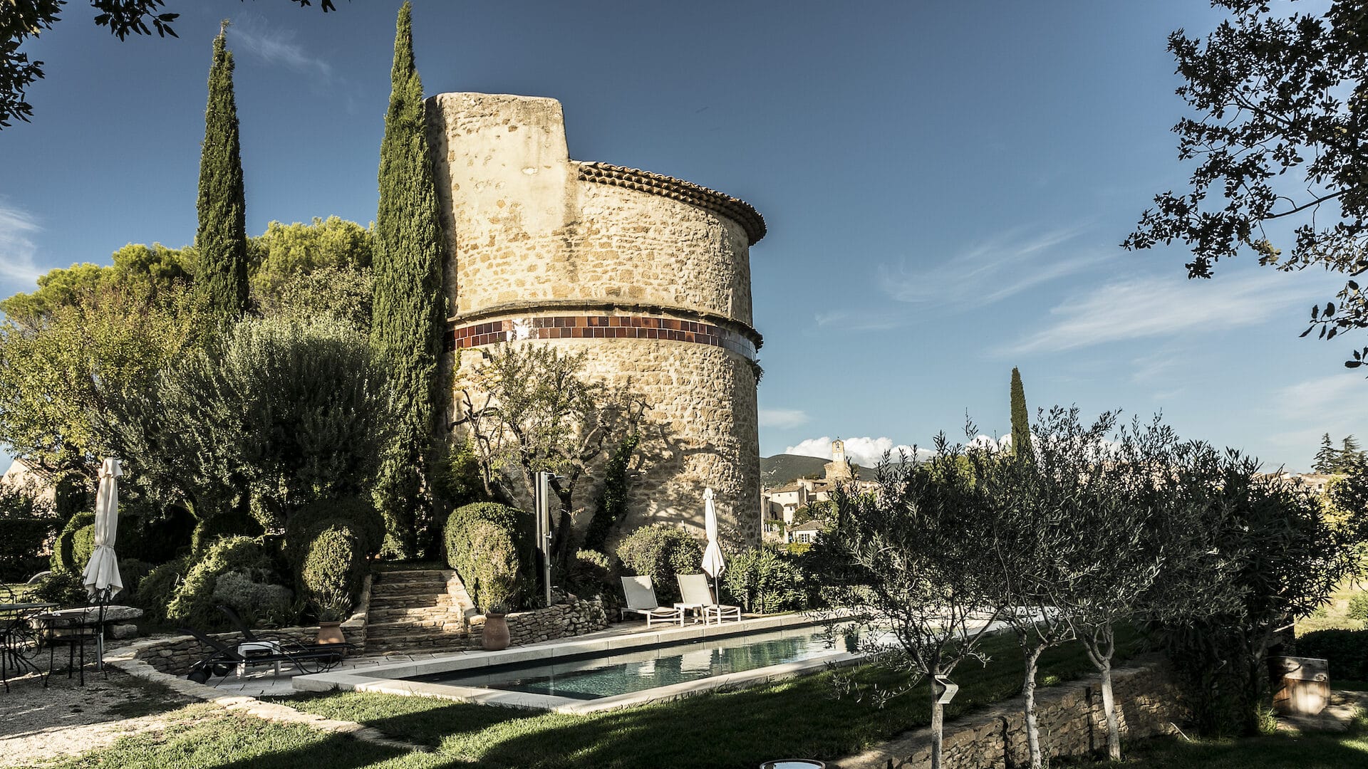 Taubenturm, Schloss Lourmarin, chateau Lourmarin, Pigeonnier, Ferienhaus Provence, Pool