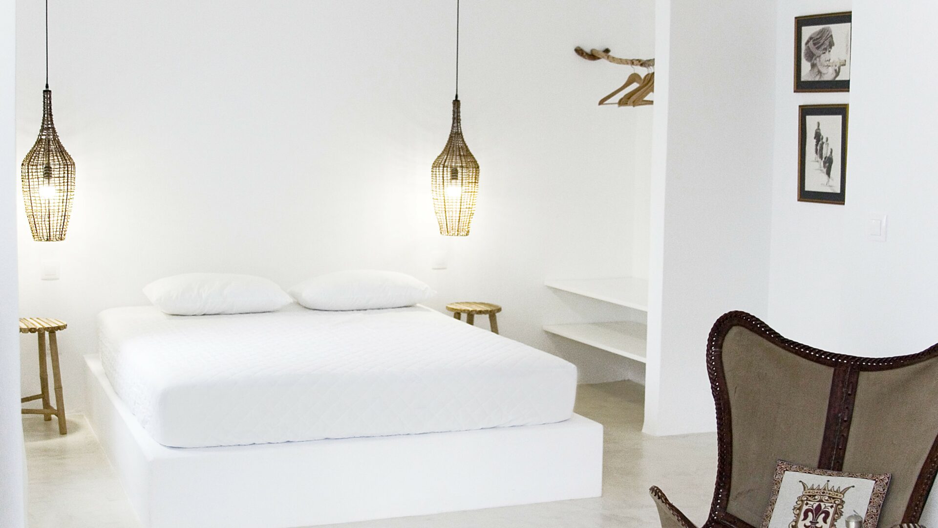Doppelbett im Schlafzimmer im Villa Zoé