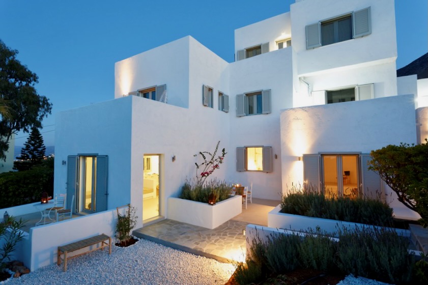 Außenansicht der Villa Zoe in der Dämmerung