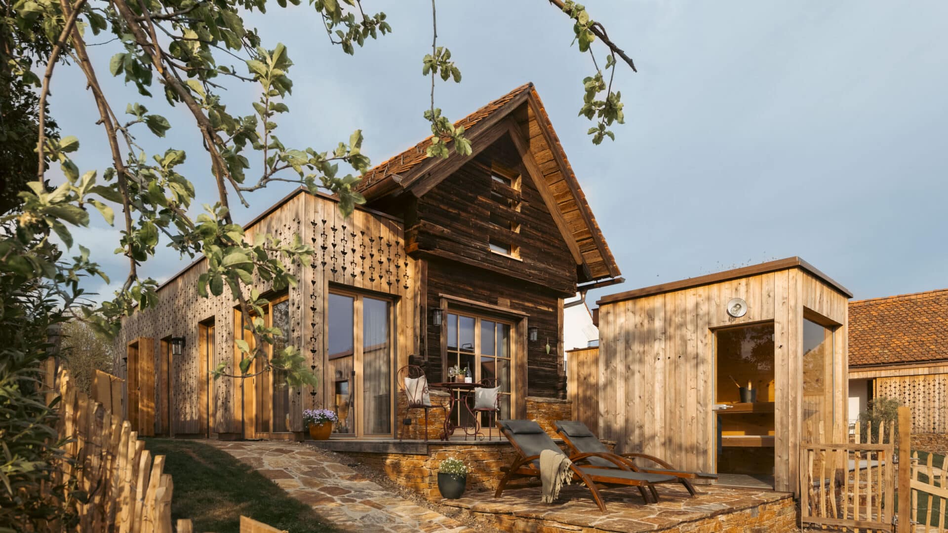 Holzhaus von außen im Wildbachberg